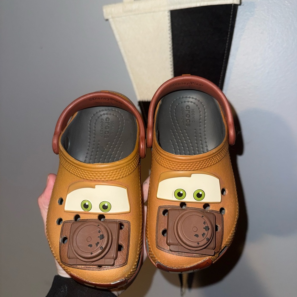 Crocs Disney Pixar Mater 9c